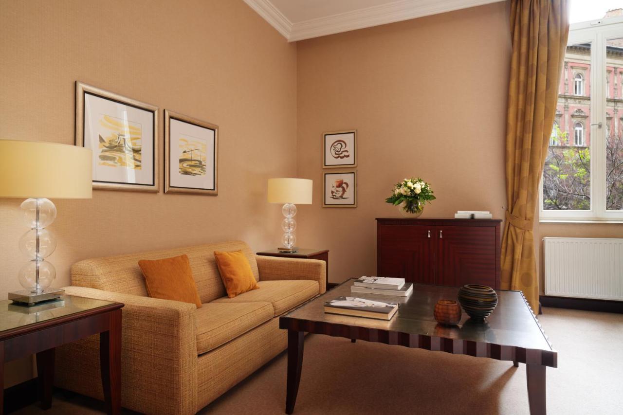 Corinthia Hotel